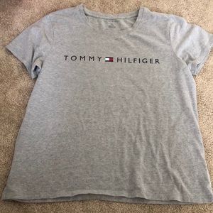 Tommy Hilifiger T shirt